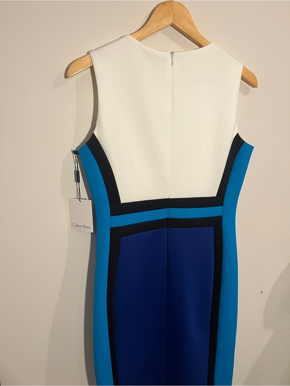 Calvin Klein Sleeveless Colorblock Scuba Sheath Dress in White, Teal & Blue NWT - Picture 6 of 9